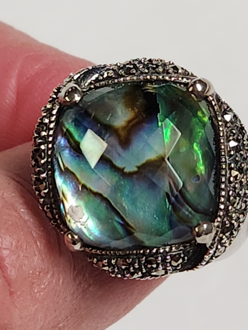 MARC JACOBS Sterling Silver Abalone Shell Ring With Marcaste Accents Size 8 - Picture 7 of 17